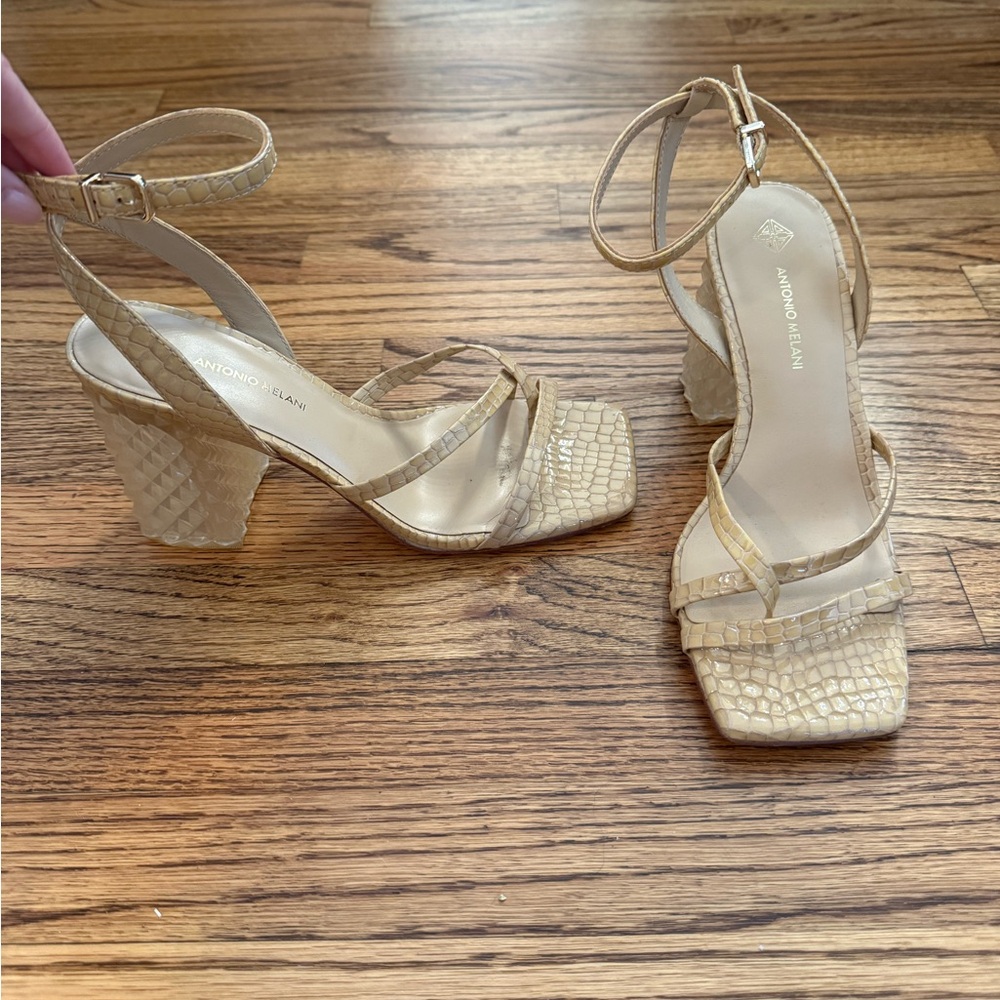 ANTONIO MELANI Beige Croc-Embossed Block Heels - Picture 2 of 4